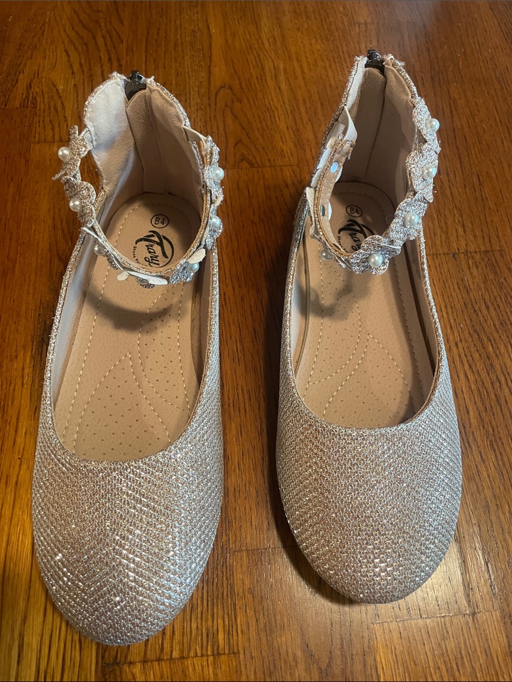 Trary Girls Ballerina Flats - siz 4